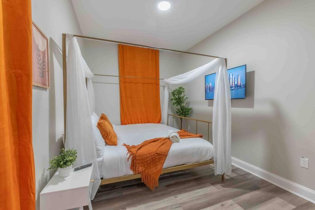 Pumpkin Premise By Airport, 5 Beds, Sleeps 8, Book 7 Days, Get 20 Percent Off Apartment Newark Exterior photo